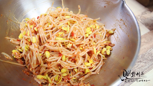 Season the soybean sprouts — step photo 2