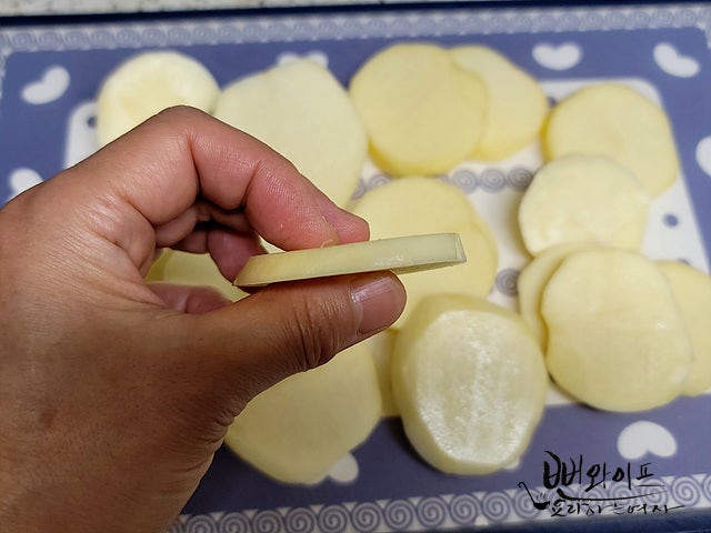 Slice the potatoes — step photo 2