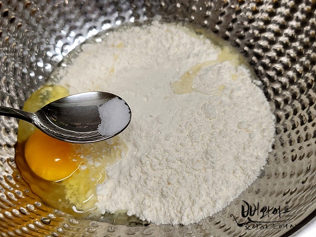 Make the batter — step photo 1