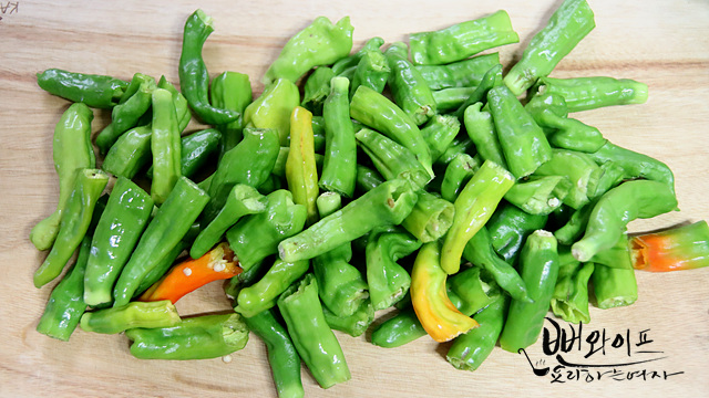 Cut the peppers — step photo