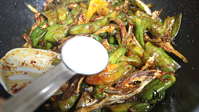 Add the anchovies and finish — step photo 2