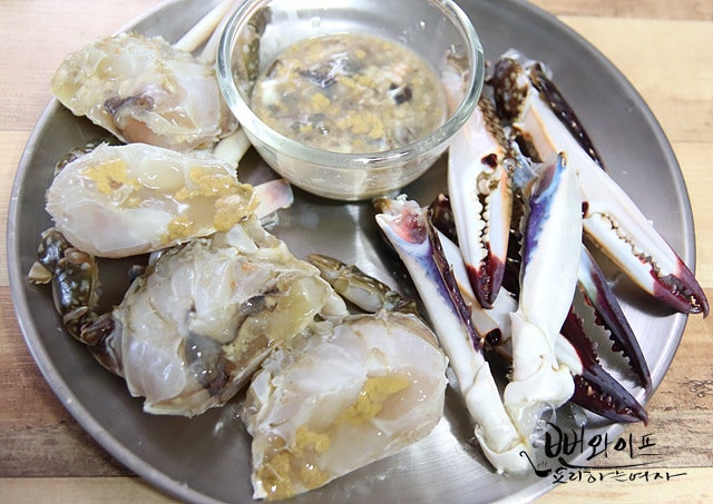 Clean blue crab — step photo 2