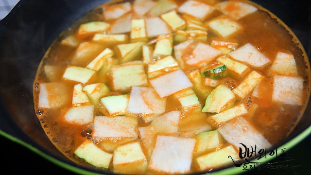 Add ingredients and boil — step photo 1