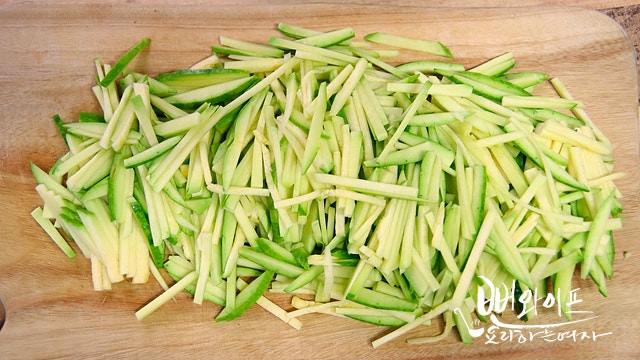 Slice the ingredients — step photo 2