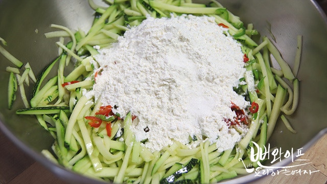 Make the batter — step photo 2