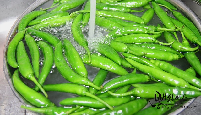 Prepare the chili peppers — step photo 1