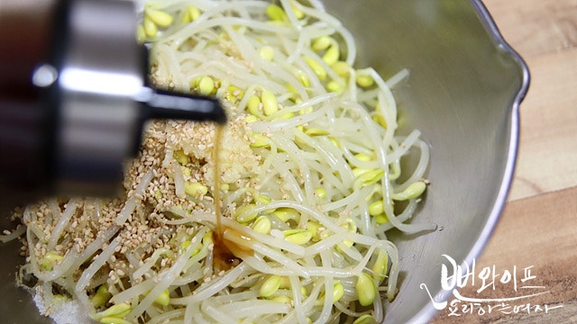 Season the soybean sprouts — step photo 2