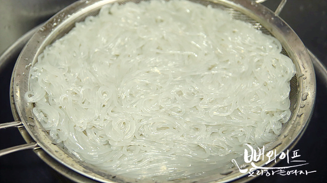 Boil the noodles — step photo