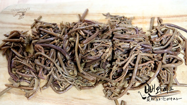 How to soak and boil dried bracken fern — step photo 2