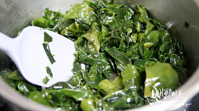 Sauté the ingredients — step photo 2