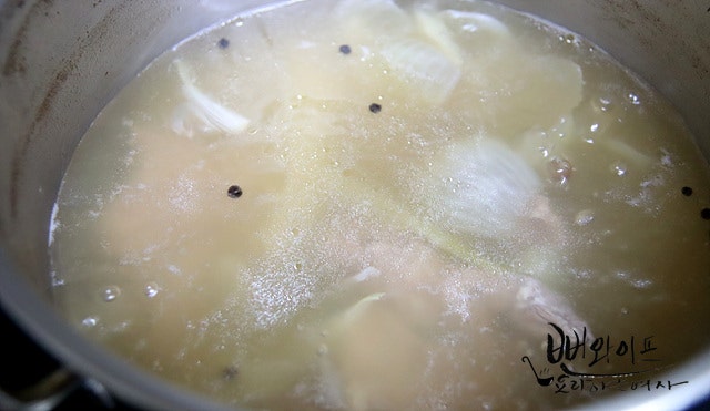 Make the beef broth — step photo 2