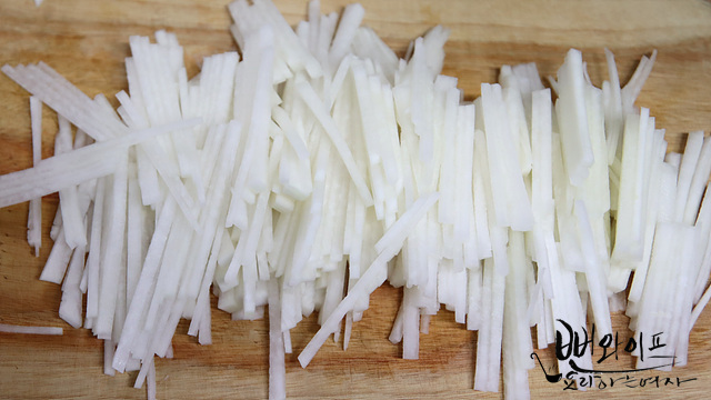 Julienne the radish — step photo
