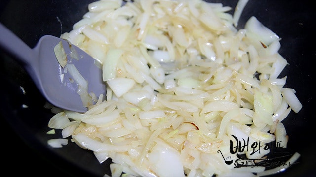 Caramelize the onions — step photo 2