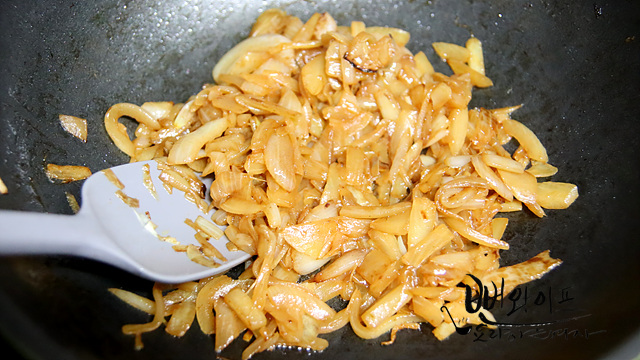 Caramelize the onions — step photo