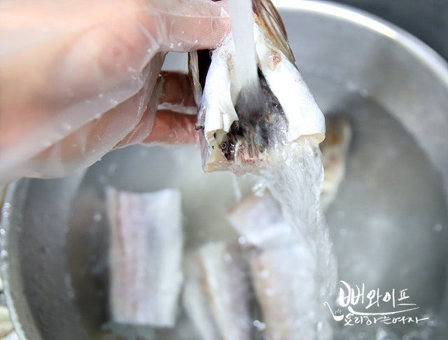Prepare the semi-dried pollock — step photo 2