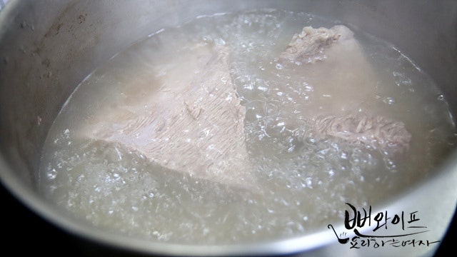 Boil the beef — step photo 1