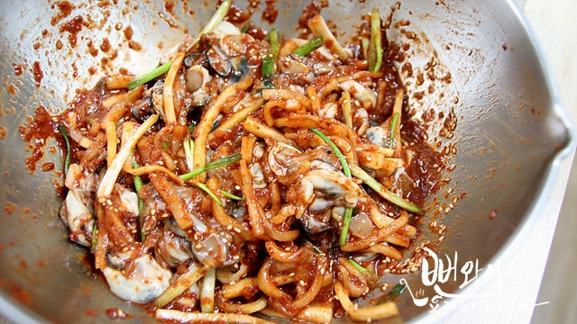 Seasoning and tossing — step photo