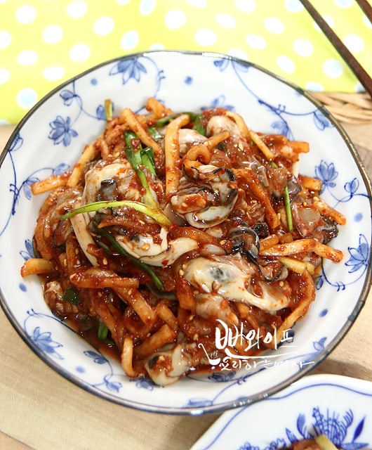 Sweet and Spicy Gul Muchim (Seasoned Fresh Oysters) — finished dish