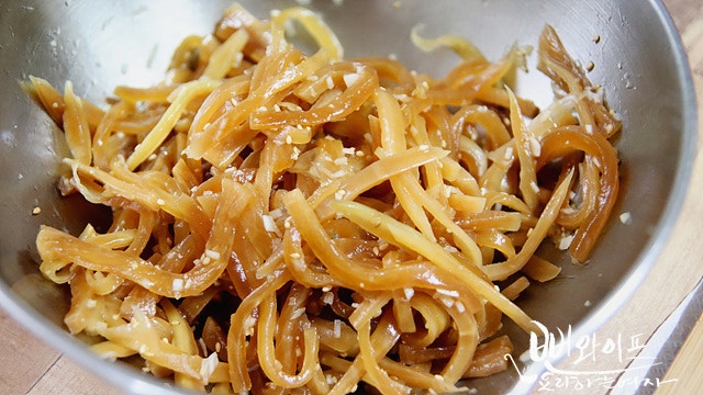 大根の醤油漬けの和え物を作る — 手順の写真 2