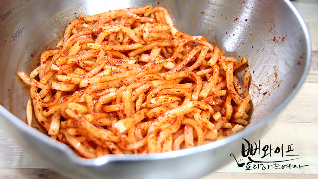 Toss with seasonings — step photo 2
