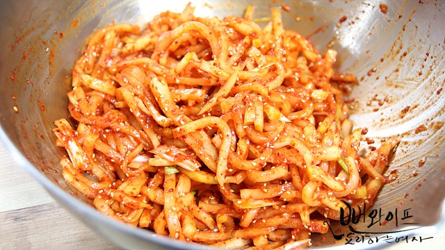 Toss with seasonings — step photo 2