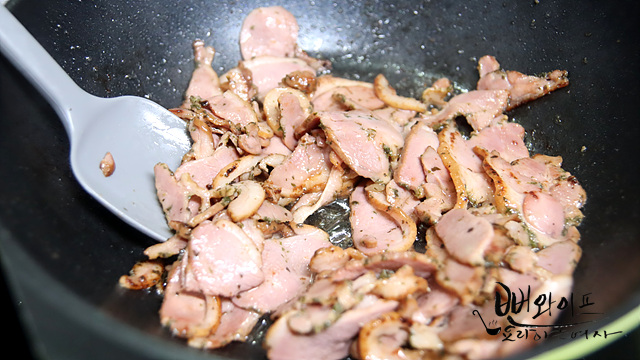 鴨肉を炒める — 手順の写真 2