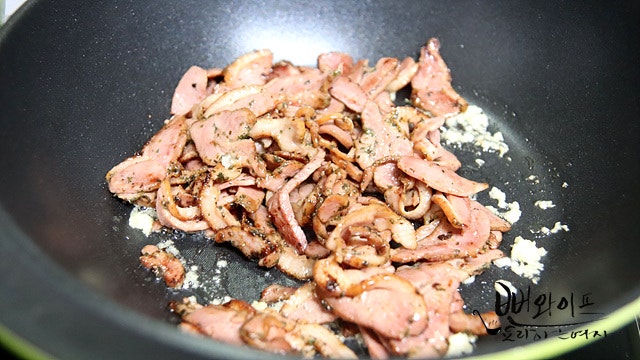 鴨肉を炒める — 手順の写真 1