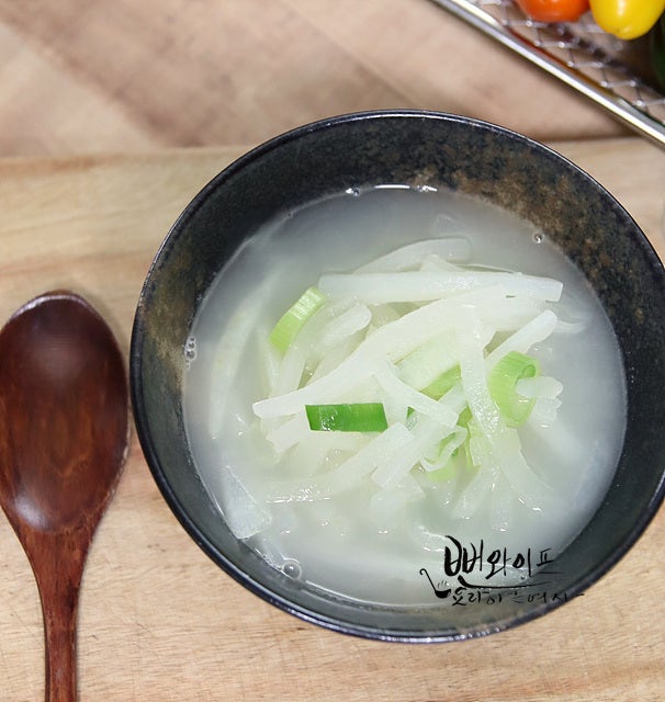 Rich and Milky Muguk (Radish Soup) — finished dish