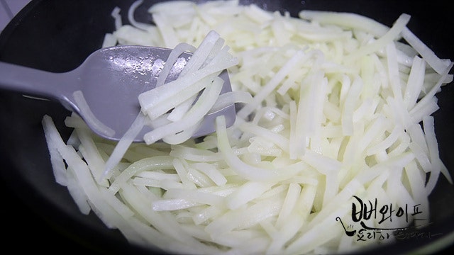 Saute the radish — step photo 2