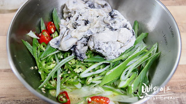 Mix the batter — step photo 1