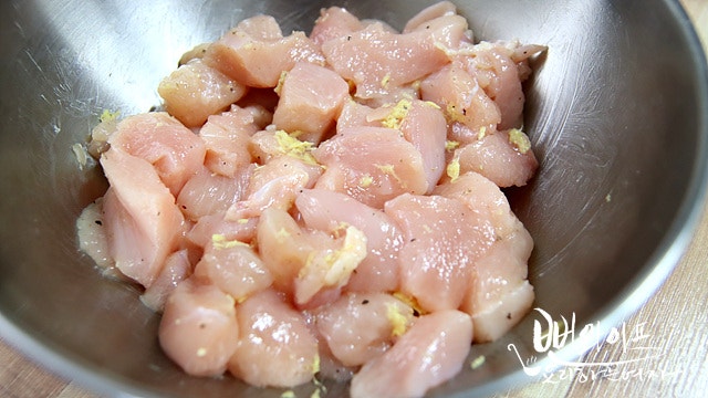鶏肉の下味つけ — 手順の写真 2