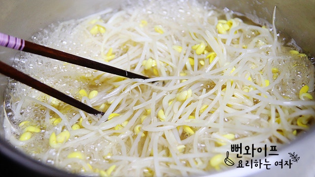 豆もやしをゆでる — 手順の写真 1