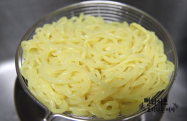 麺をゆでる — 手順の写真 2