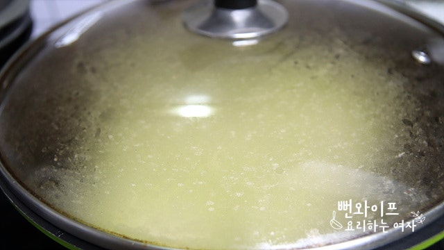 Stir-fry the radish — step photo 2