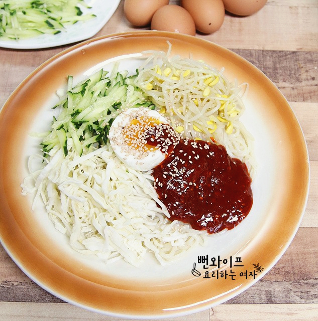 Sweet and Tangy Jjolmyeon (Spicy Chewy Noodles) — finished dish