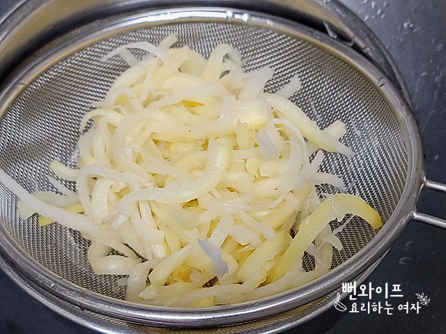 Remove the bitterness from the bellflower root — step photo 2