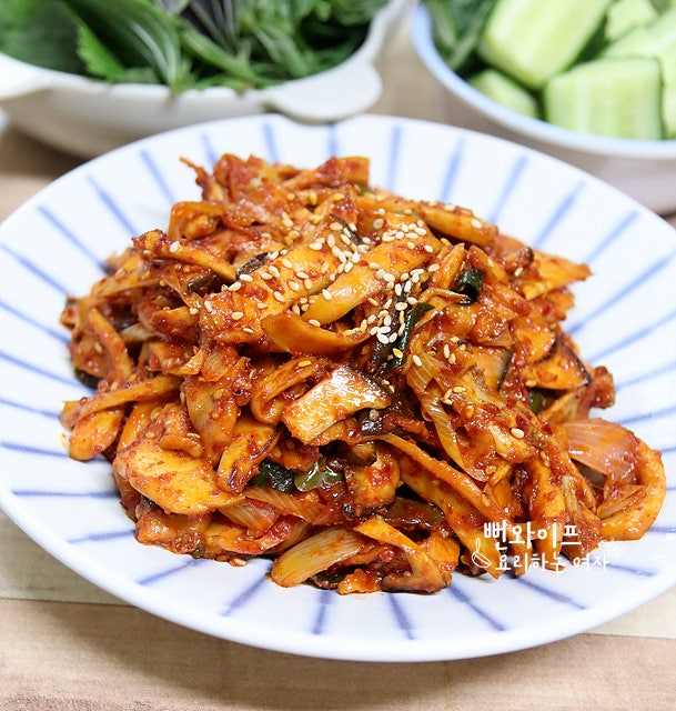 Saesongi Beoseot Bokkeum (Stir Fried King Oyster Mushrooms) — finished dish