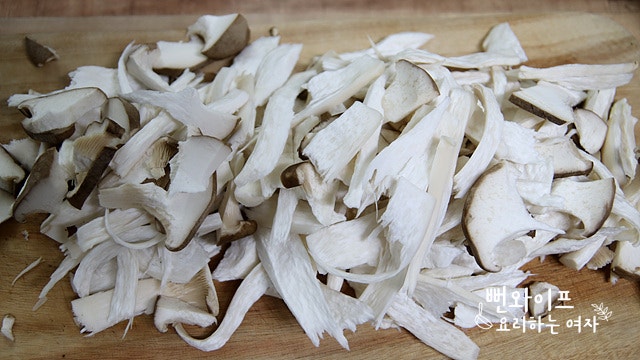 Cut the ingredients — step photo 1