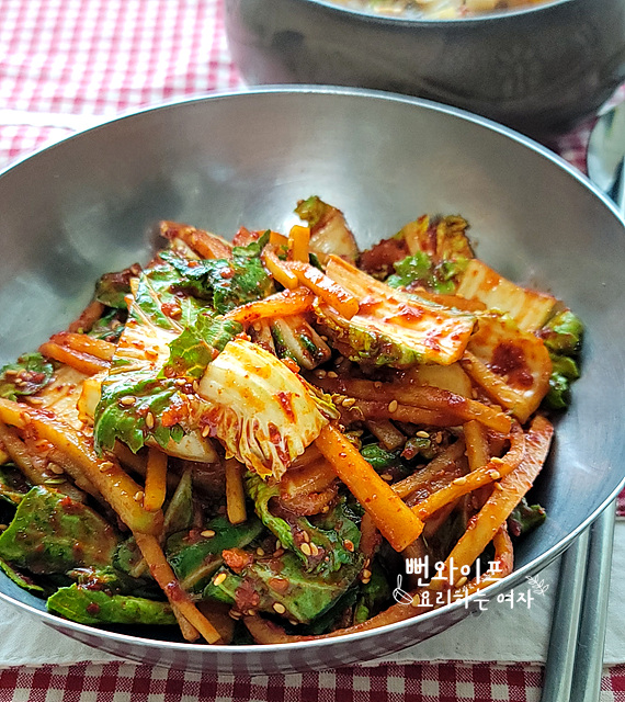 Crisp, Refreshing Bomdong Geotjeori (Fresh Spring Cabbage Salad) — finished dish