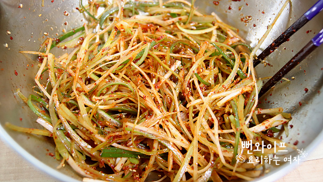 Toss with seasonings — step photo 2