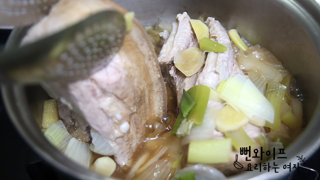 Simmer the pork belly — step photo