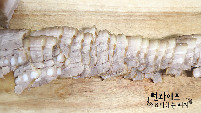 Simmer the pork belly — step photo 2