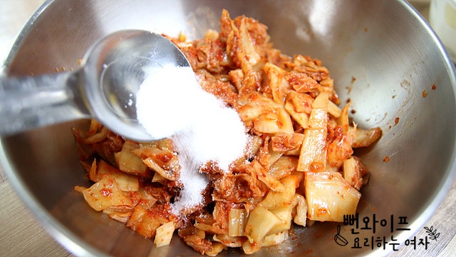 Mix the batter — step photo 2