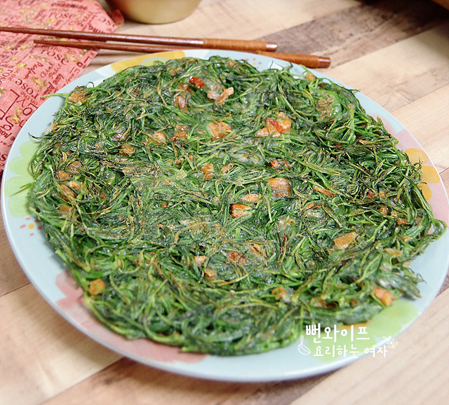 Crispy Sebal Namul Jeon (Spergularia Pancake) with Dried Shrimp — finished dish