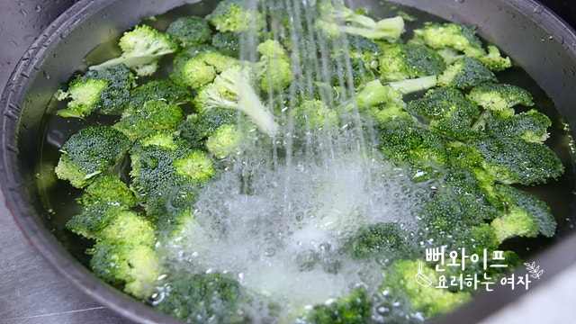 Trim and wash the broccoli — step photo 3