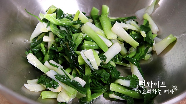 Blanch the scallions — step photo 2