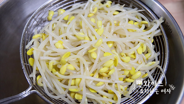 How to boil soybean sprouts — step photo 2