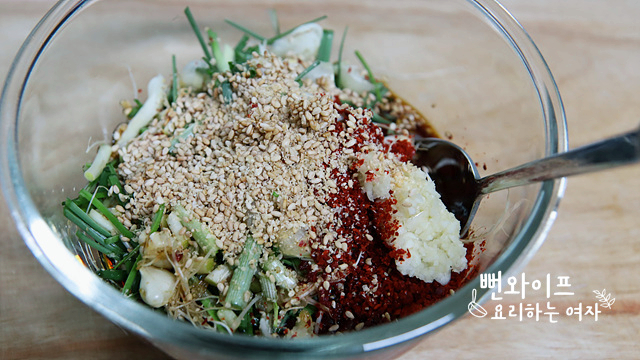 Make the seasoned sauce — step photo 2