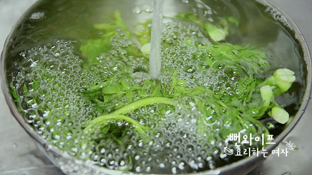 Parboil the shoots — step photo 1
