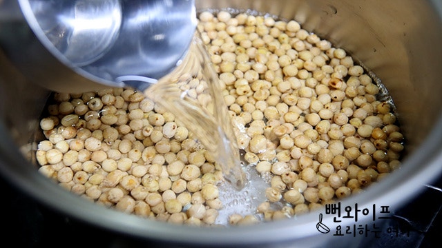 Boil the soybeans — step photo 1